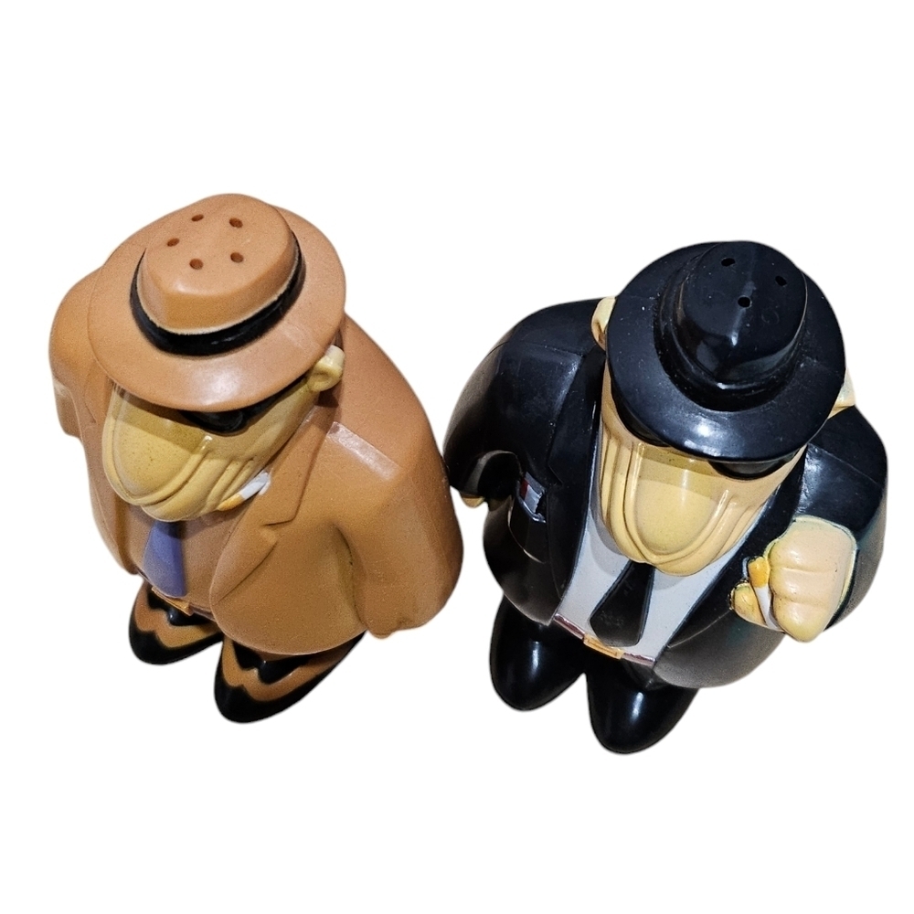 Vintage Camel 1993 Salt and Pepper Shaker Set Black White Brown - Picture 6 of 7